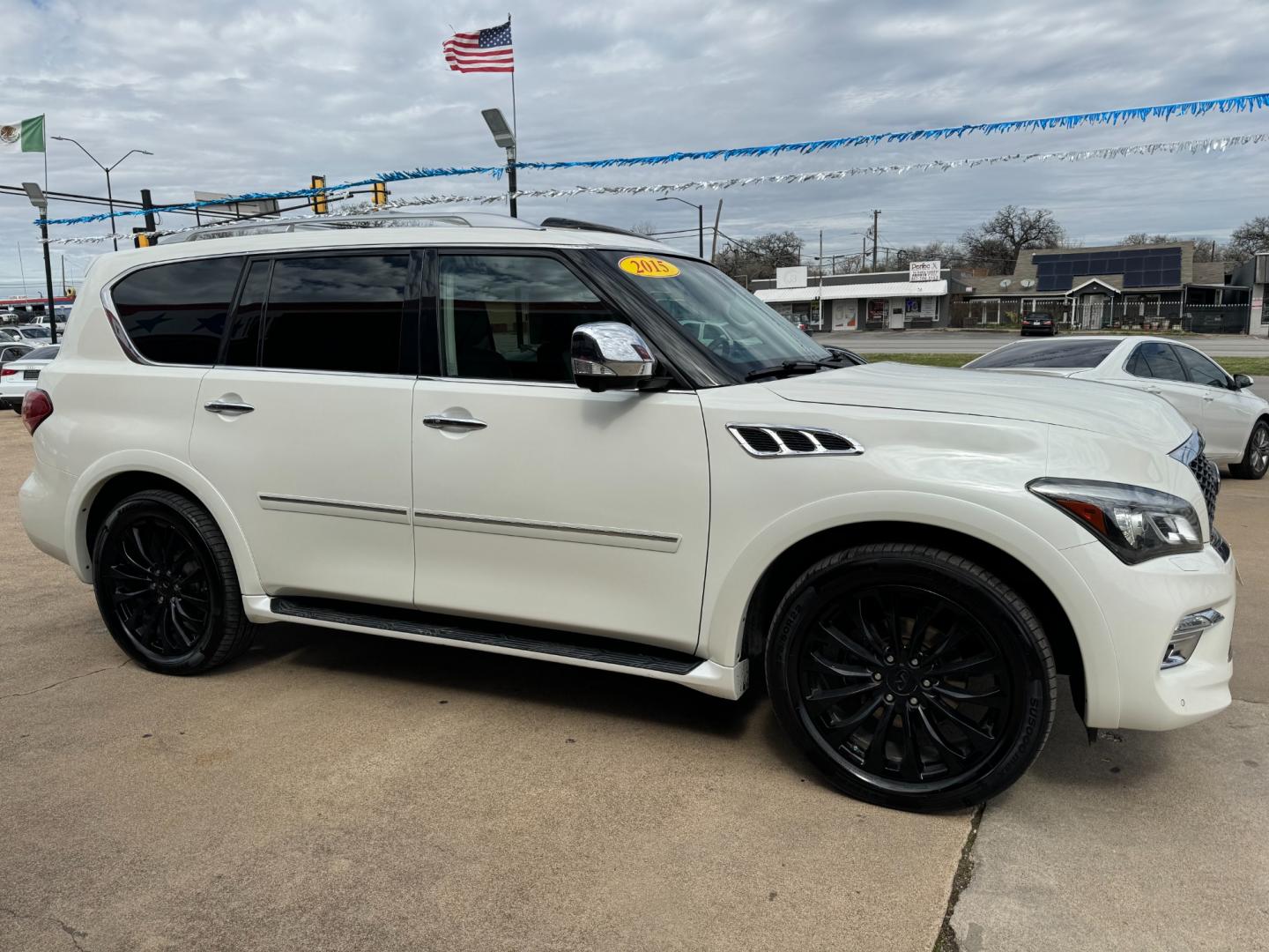 2015 WHITE INFINITI QX80 (JN8AZ2NF1F9) , located at 5900 E. Lancaster Ave., Fort Worth, TX, 76112, (817) 457-5456, 0.000000, 0.000000 - Photo#2